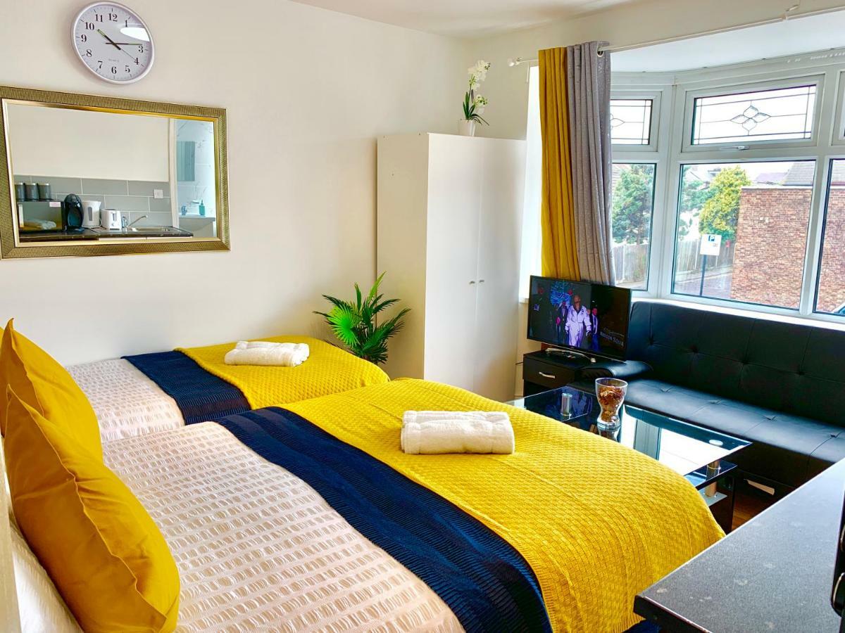 London Studio Apartments, Private Bathrooms And Parking Ilford Eksteriør bilde