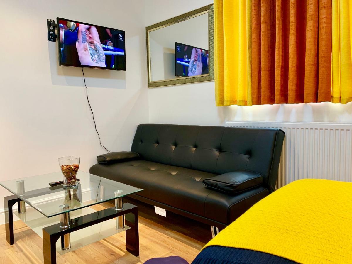 London Studio Apartments, Private Bathrooms And Parking Ilford Eksteriør bilde