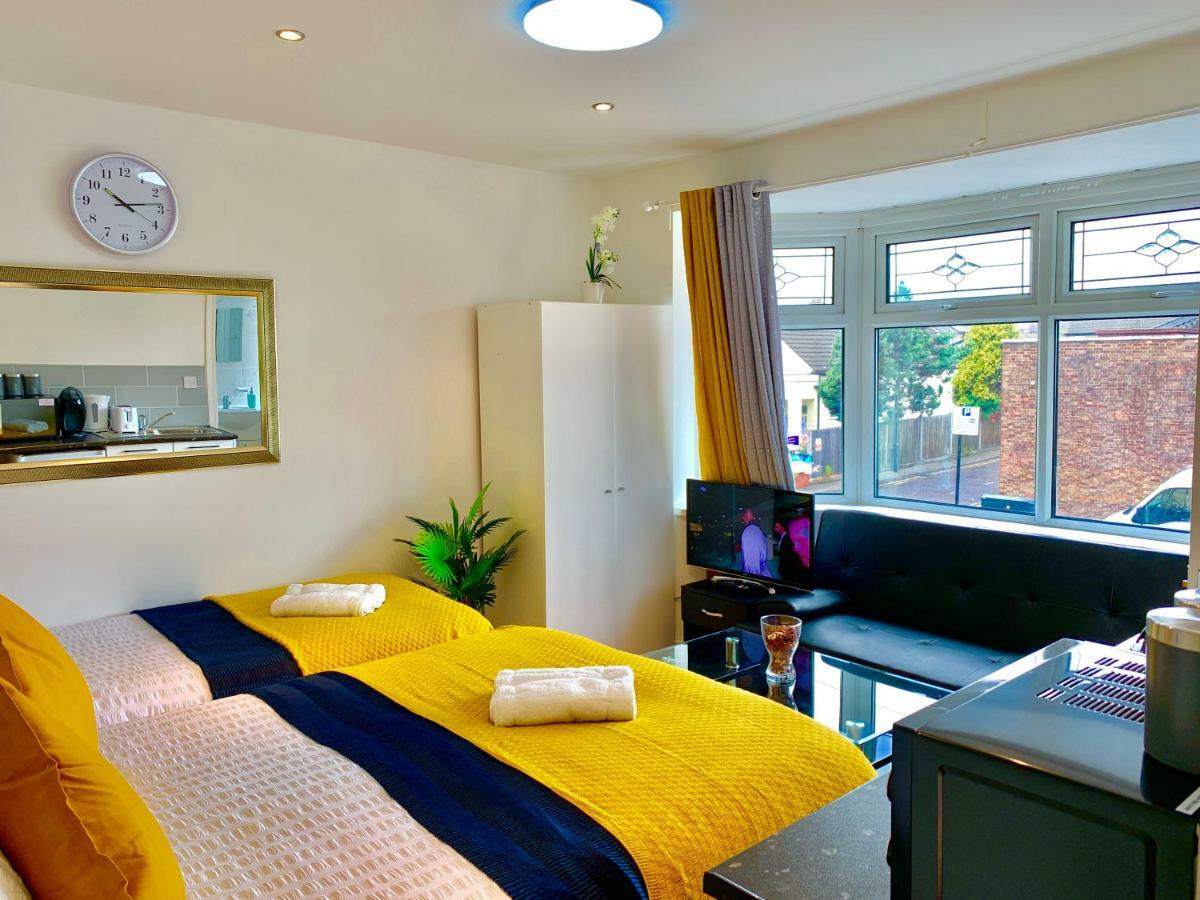 London Studio Apartments, Private Bathrooms And Parking Ilford Eksteriør bilde